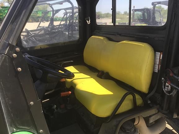 Image of John Deere Gator XUV 825i equipment image 1