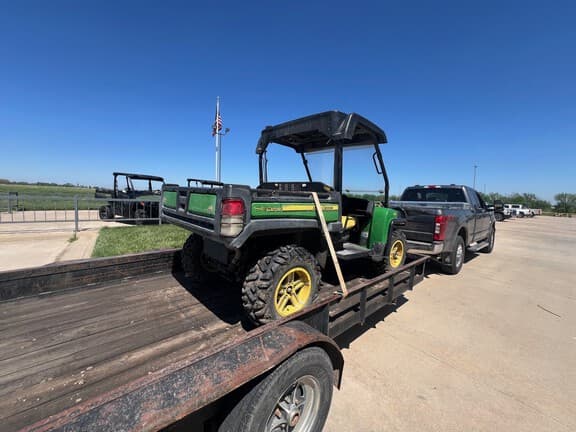 Image of John Deere Gator XUV 825i equipment image 2