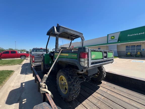 Image of John Deere Gator XUV 825i equipment image 3