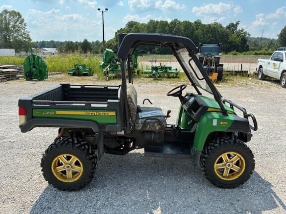 Image of John Deere Gator XUV 825i equipment image 1