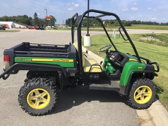 Image of John Deere Gator XUV 825i equipment image 1