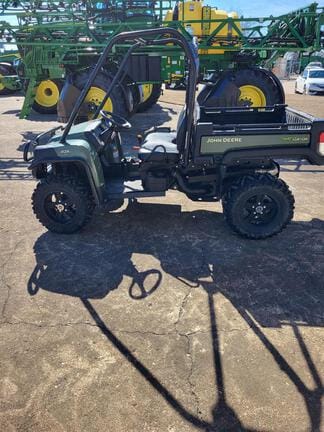 Main image John Deere Gator XUV 825i