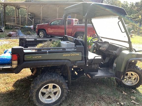 Image of John Deere Gator XUV 825i equipment image 4