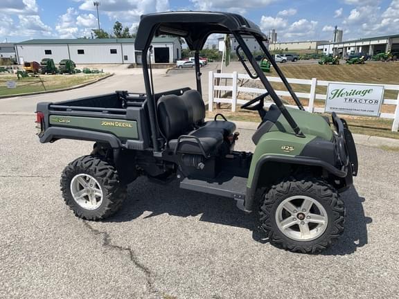 Image of John Deere Gator XUV 825i equipment image 1