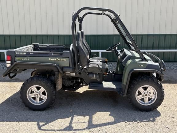 Image of John Deere Gator XUV 825i equipment image 2