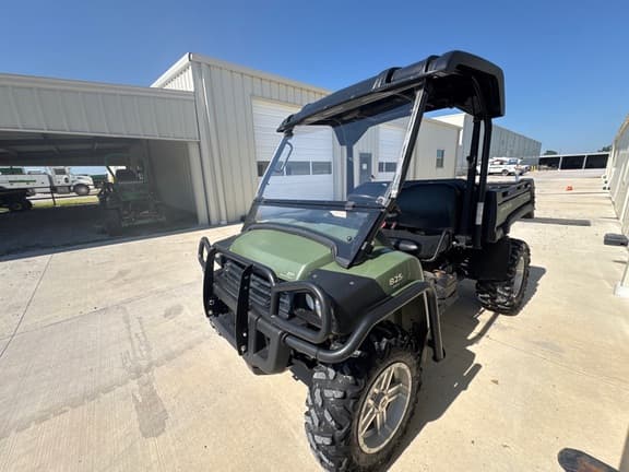 Image of John Deere Gator XUV 825i equipment image 2