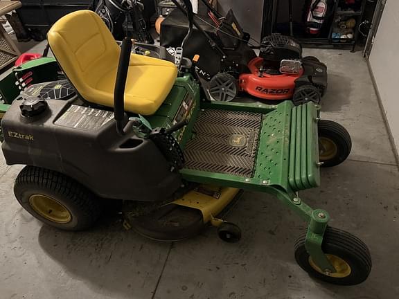 Image of John Deere Z225 equipment image 3