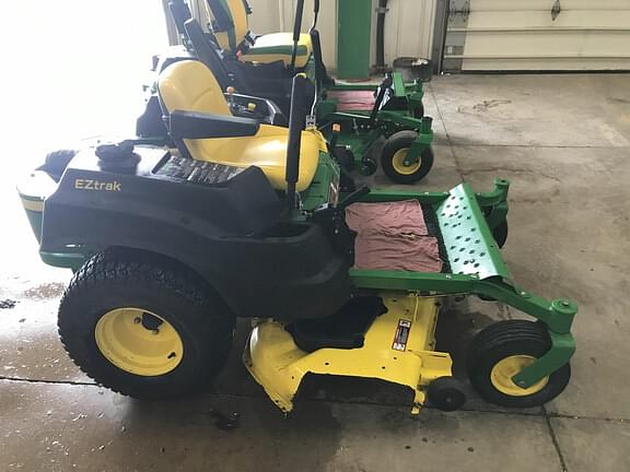 Image of John Deere Z425 equipment image 1