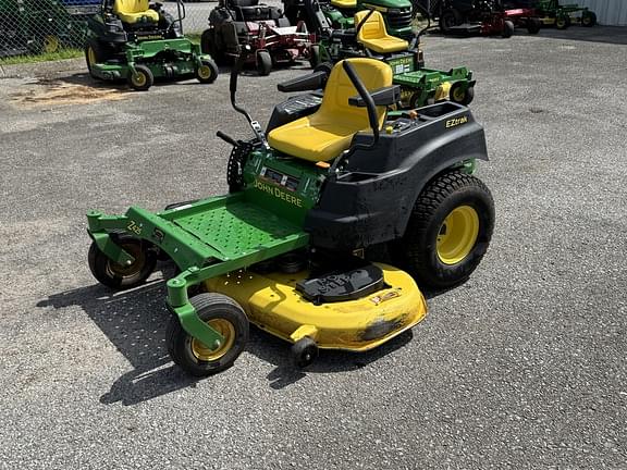 Image of John Deere Z425 equipment image 1