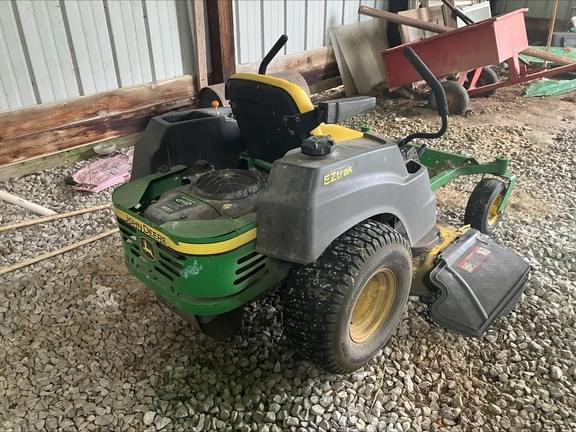 Image of John Deere Z425 equipment image 4