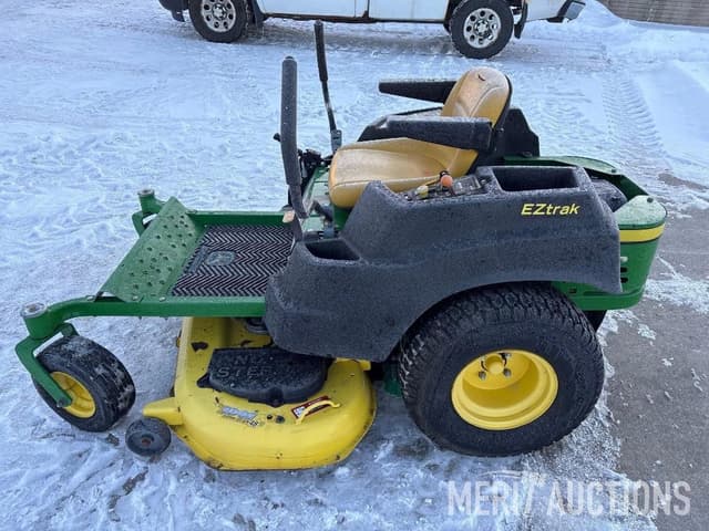 Image of John Deere Z425 equipment image 1