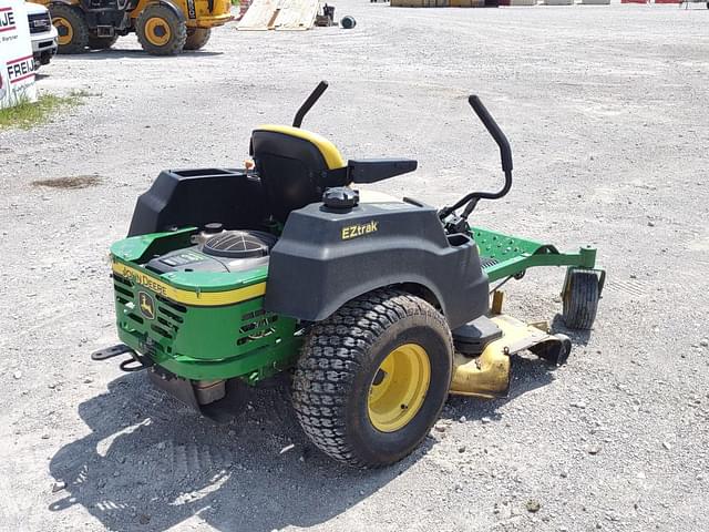 Image of John Deere Z425 equipment image 4