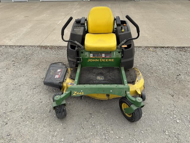 Image of John Deere Z445 equipment image 2
