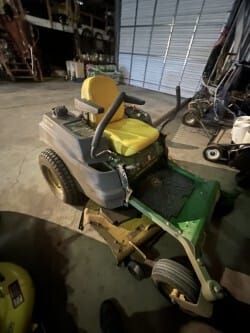 2012 John Deere Z445 Equipment Image0