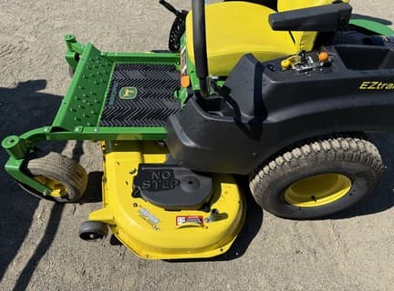 Image of John Deere Z445 equipment image 3