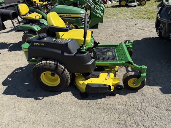 2012 John Deere Z445 Equipment Image0