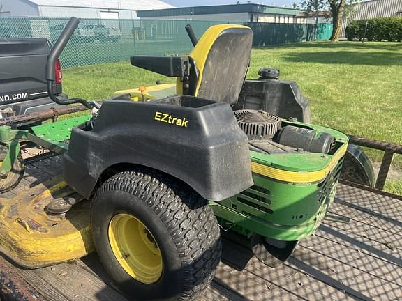 Image of John Deere Z445 equipment image 2