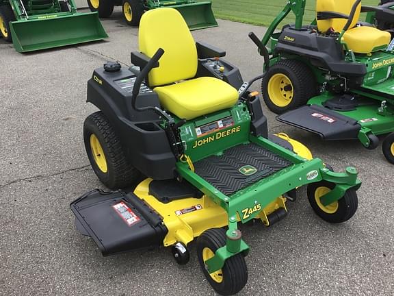 Image of John Deere Z445 Primary image