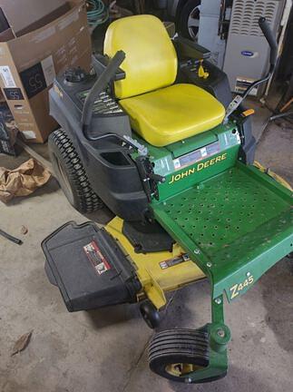 Image of John Deere Z445 equipment image 1