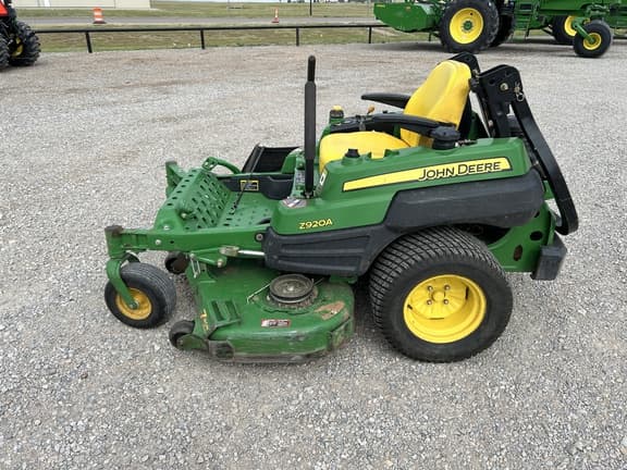 Image of John Deere Z920A equipment image 1