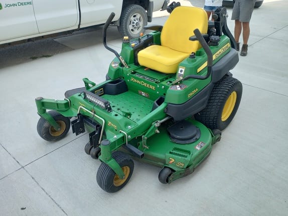 Main image John Deere Z925A
