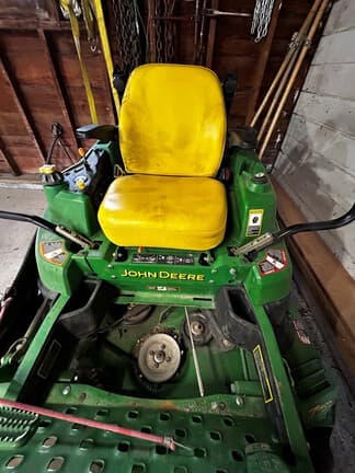 Image of John Deere Z925A equipment image 4