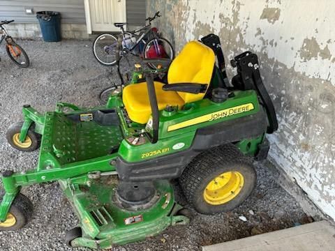 Main image John Deere Z925A