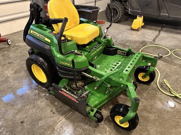Image of John Deere Z925A Image 0