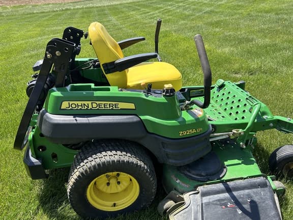 Image of John Deere Z925A equipment image 3