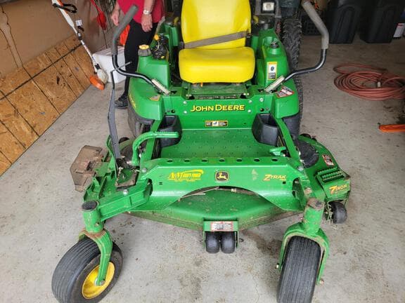 Image of John Deere Z930A equipment image 1
