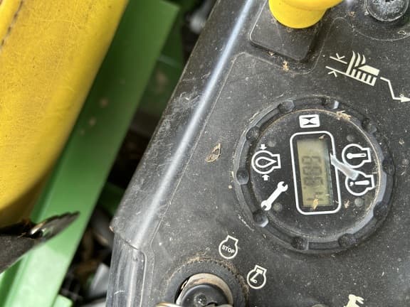 Image of John Deere Z930A equipment image 1