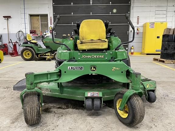 Image of John Deere Z930A equipment image 1