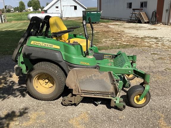 Image of John Deere Z930A equipment image 1