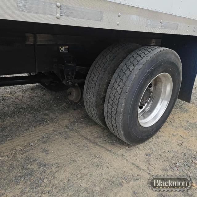Image of Kenworth T300 equipment image 3