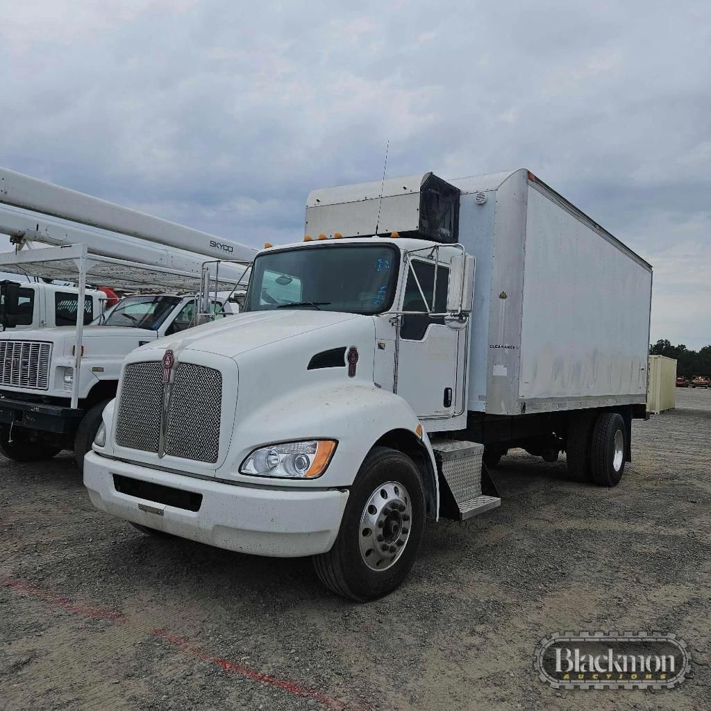 2012 Kenworth T300 Equipment Image0