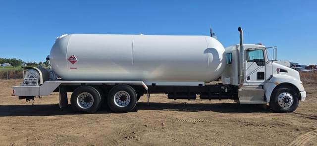 Image of Kenworth T370 equipment image 3