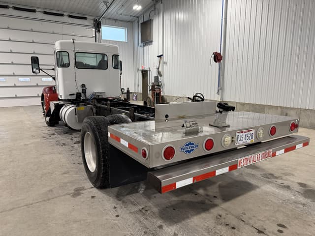 Image of Kenworth T370 equipment image 4