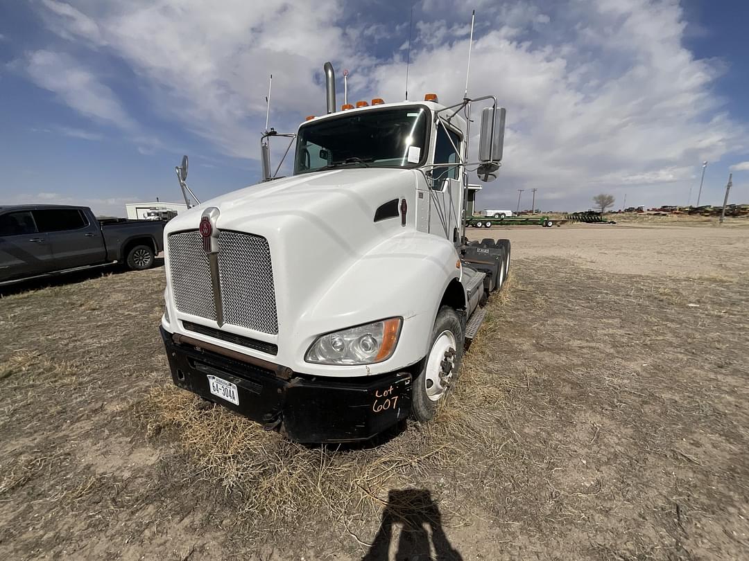 Image of Kenworth T440 Primary image