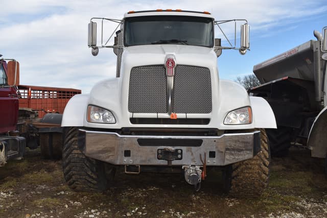 Image of Kenworth T440 equipment image 1