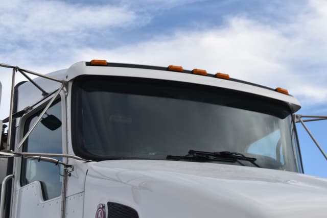 Image of Kenworth T440 equipment image 4