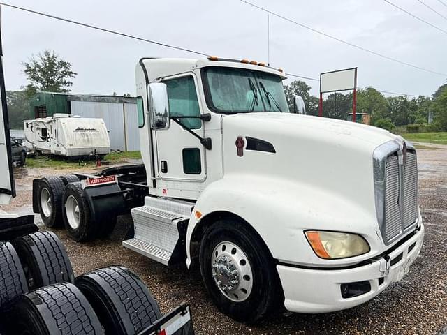 Image of Kenworth T6 equipment image 3