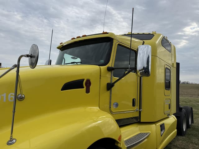 Image of Kenworth T660 equipment image 2