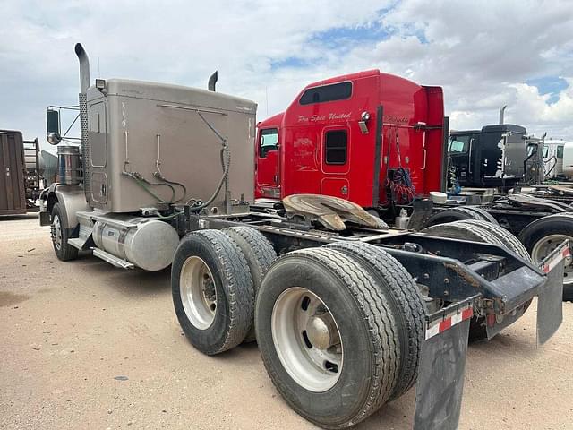 Image of Kenworth T800 equipment image 2