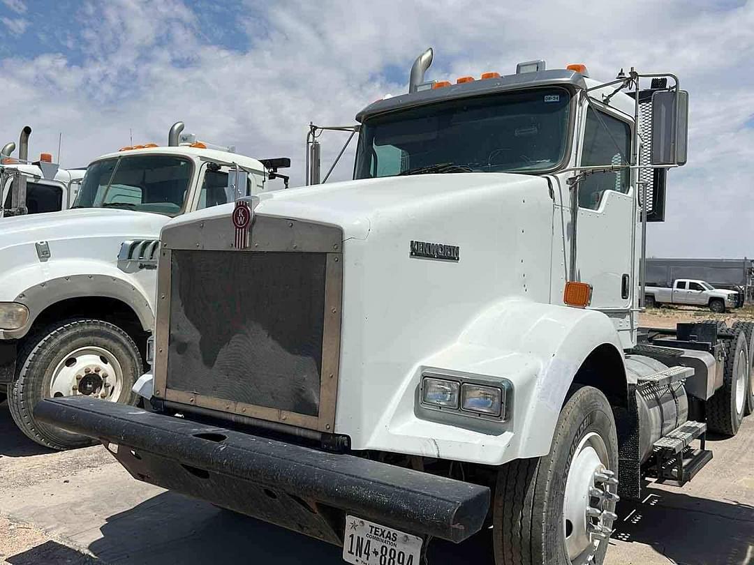 Image of Kenworth T800 Primary image
