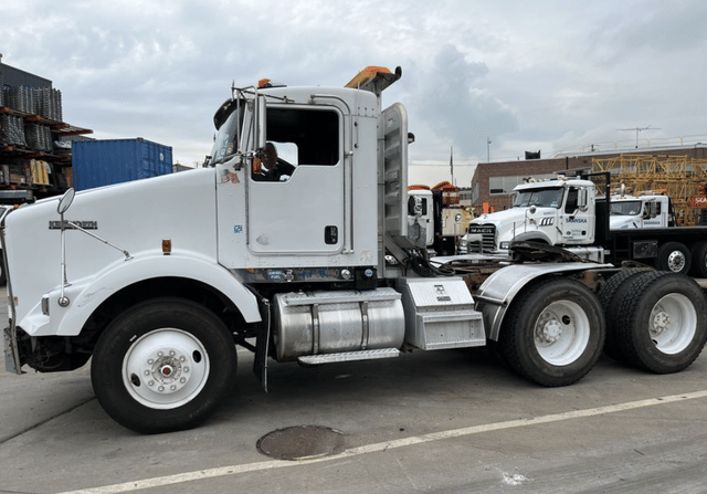 Image of Kenworth T800 equipment image 1
