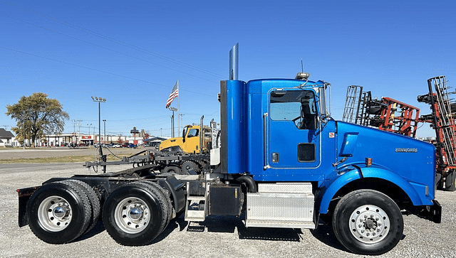 Image of Kenworth T800 equipment image 2