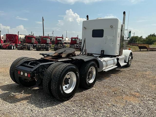 Image of Kenworth W900 equipment image 4
