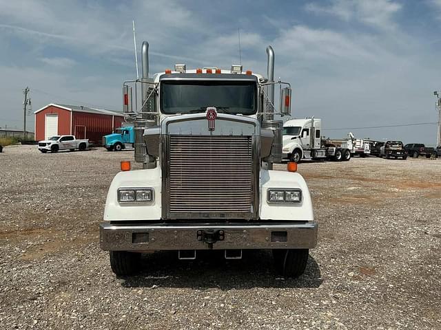 Image of Kenworth W900 equipment image 1