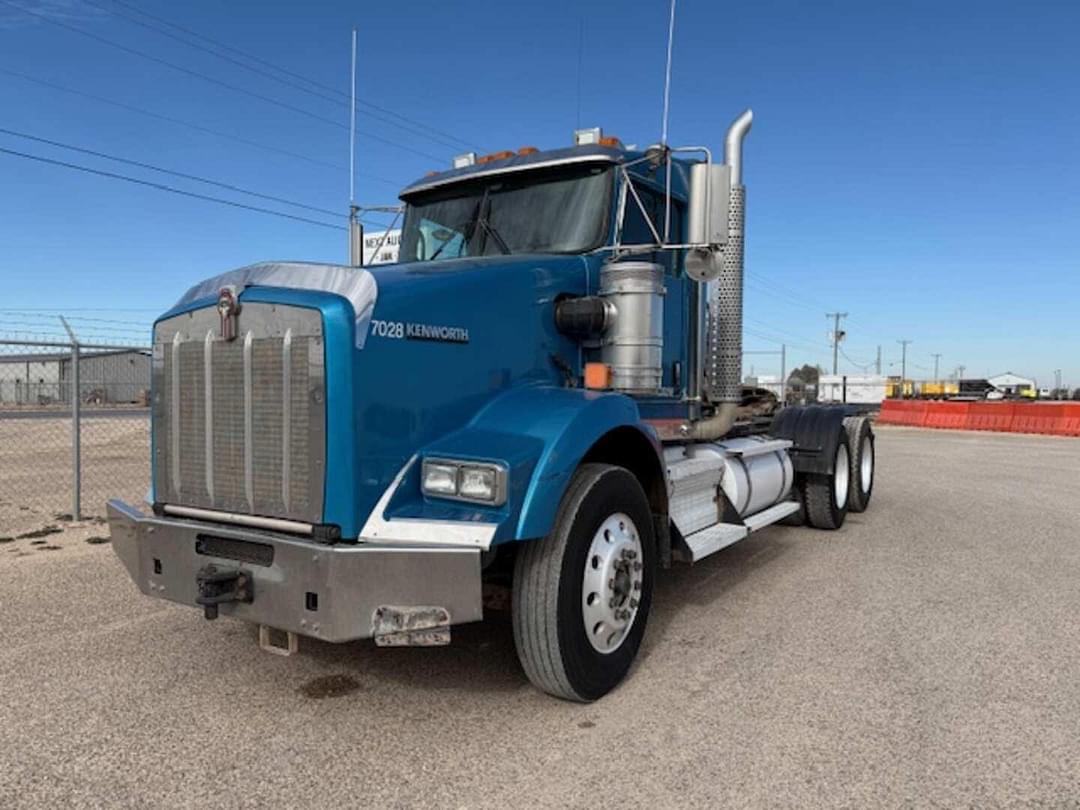 Image of Kenworth T800 Primary image