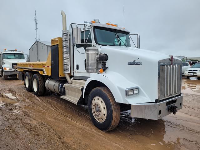Image of Kenworth T800 equipment image 1